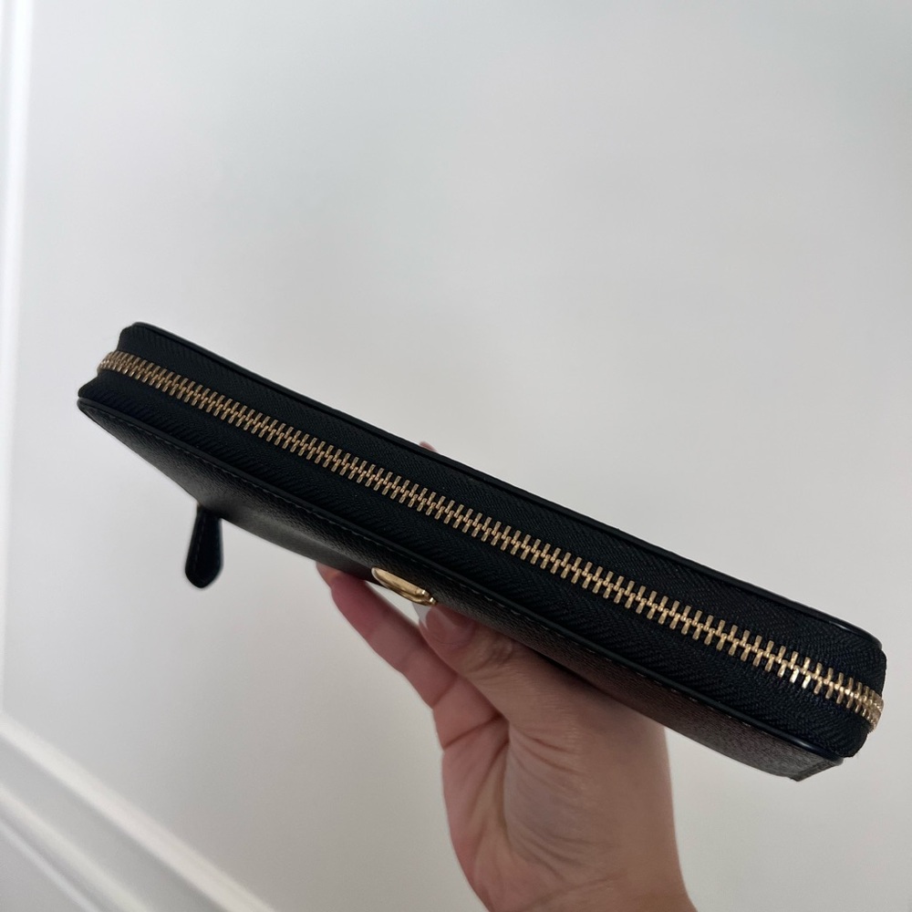 Coach Essential/Contential Wallet - image 4